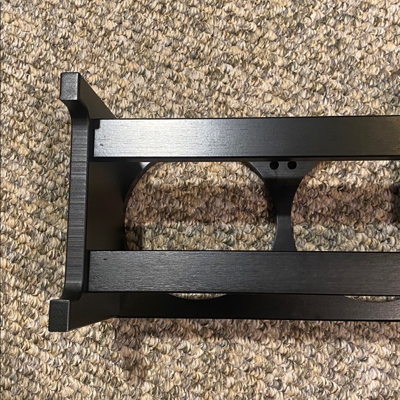 Black dog feeder with 2 metal bowls. Great for medium to large dogs - Picture 5 of 7